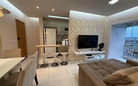 Excelente apartamento de 2 quartos com ótima localização